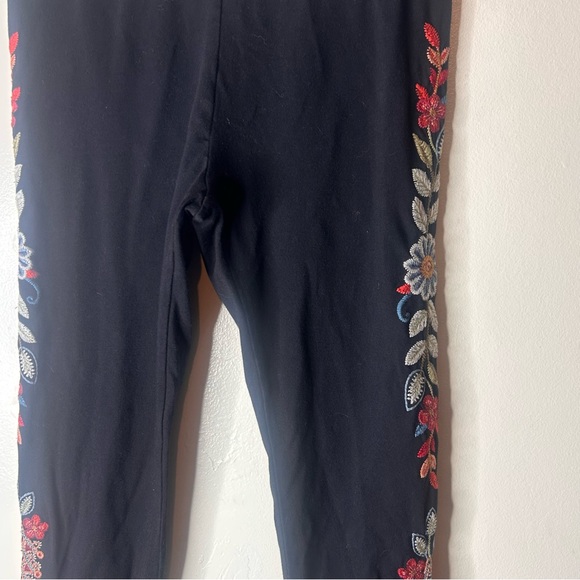 Johnny Was embroidered leggings - Picture 6 of 8